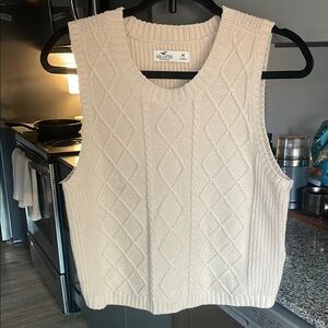 Hollister Women's Cream Sweater Vest